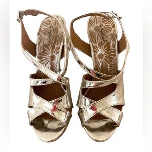 NWOT Qupid Silver Strappy Heels